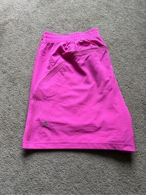 lululemon athletica Pow Wow Pink Men’s Athletic shorts *BRAND NEW, NEVER WORN*